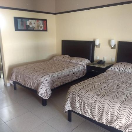 Jalyd Inn Irapuato Luaran gambar