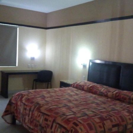 Jalyd Inn Irapuato Luaran gambar