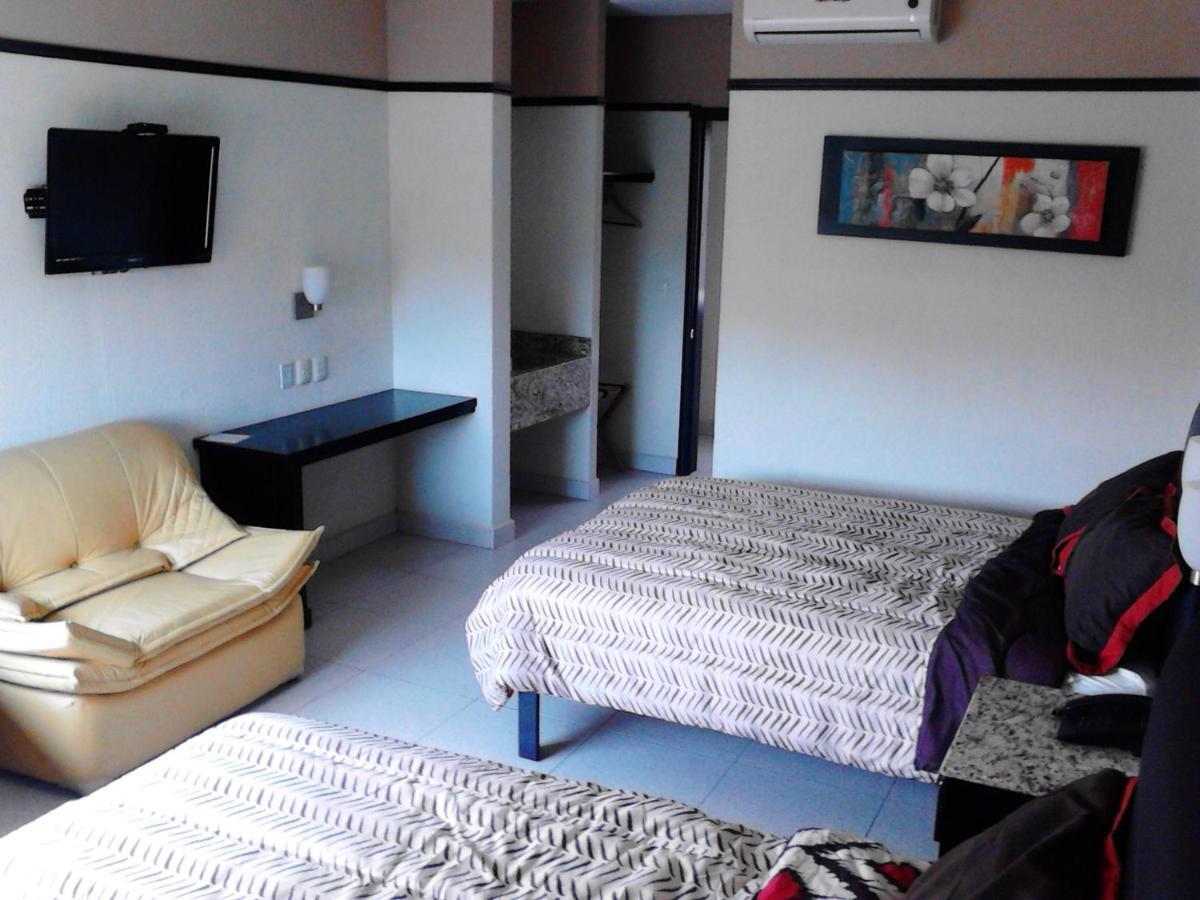 Jalyd Inn Irapuato Luaran gambar