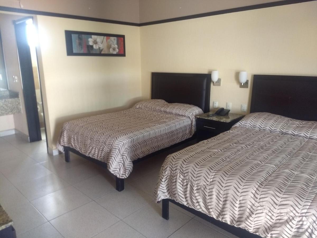 Jalyd Inn Irapuato Luaran gambar