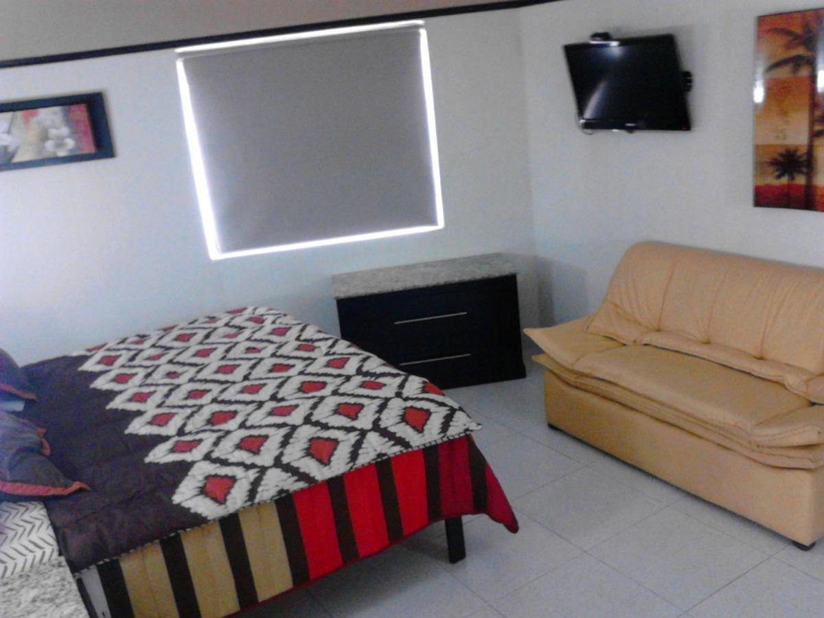 Jalyd Inn Irapuato Luaran gambar