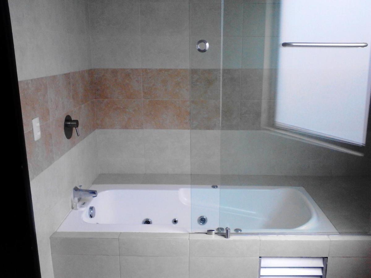 Jalyd Inn Irapuato Luaran gambar