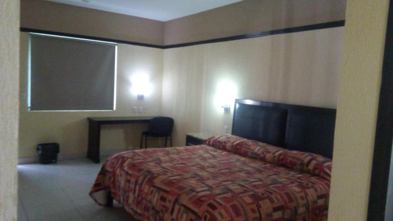 Jalyd Inn Irapuato Luaran gambar